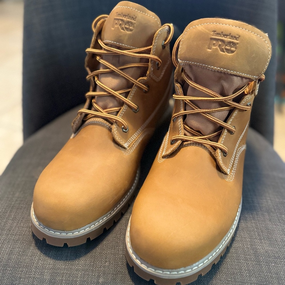 Timberland PRO Men's Brown Leather Boots brand new (damage box) waterproof